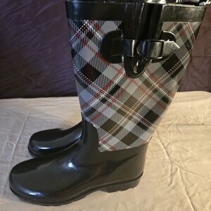 Capelli of New York Black and Red Plaid Rain Boots